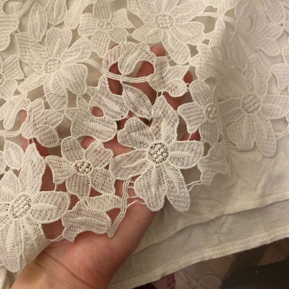 SUNDAY IN BROOKLYN Anthropologie Floral Lace Tank - Picture 7 of 11